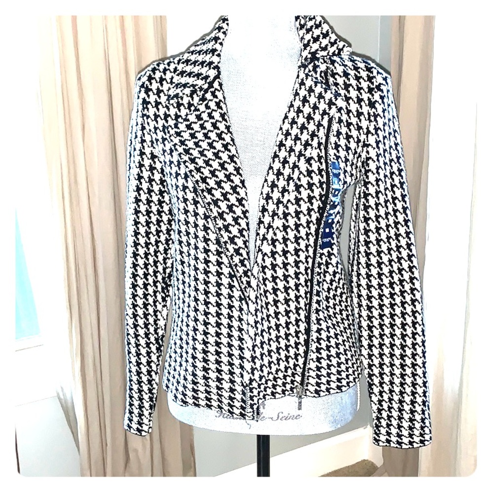 Ladies Houndstooth Zip Sweater